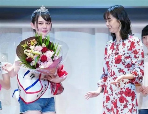2022日本美少女冠军：14岁初中生石川花
