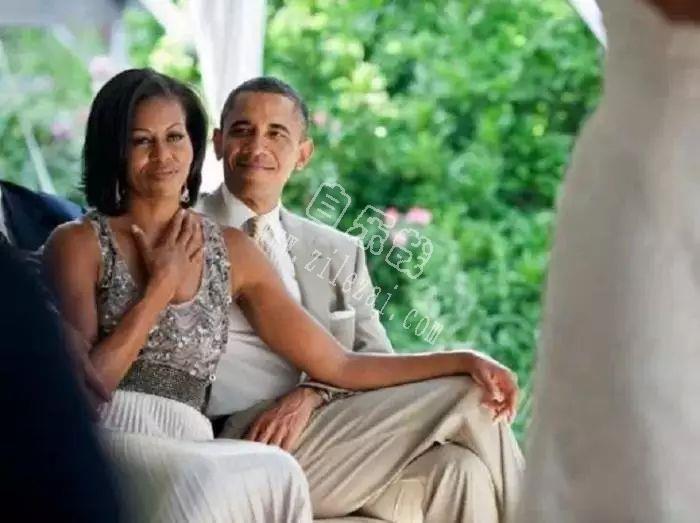 你秀恩爱，他秀恩爱，奥巴马夫妇也秀恩爱！甜到发腻！甜到发麻！