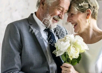 60岁老人新型婚姻观：找老伴儿不领证，不同居，照样过得好