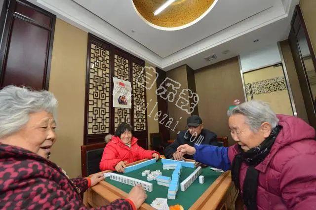 为什么奉劝老年人少去棋牌室？63岁大妈：前期很高兴，后期很后悔