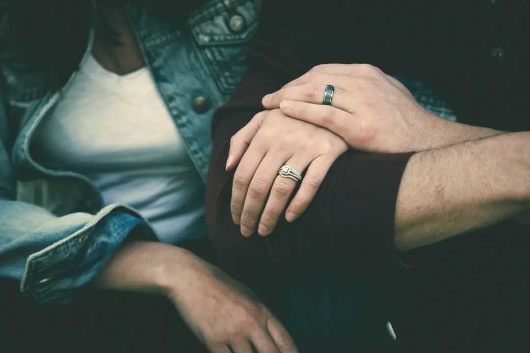 情侣间具备什么条件才能步入婚姻的殿堂？