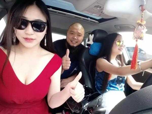 白羊女怎么撩水瓶男，水瓶座男很爱很宠白羊女