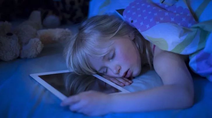 手机会影响睡眠，让成绩下降